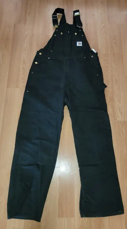 Carhartt - Jacket C03 - Bib pants R01 - youth bib pants RN in Other in Red Deer - Image 5