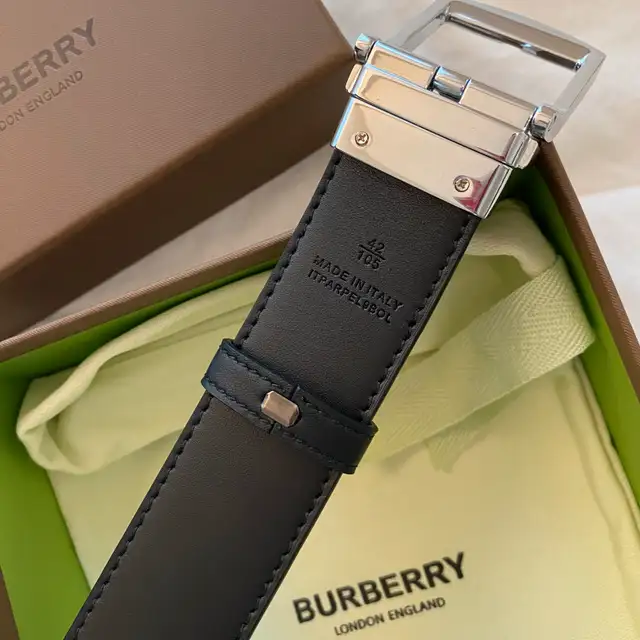 Burberry Reversible Belt Brand New in Box63235015274497122