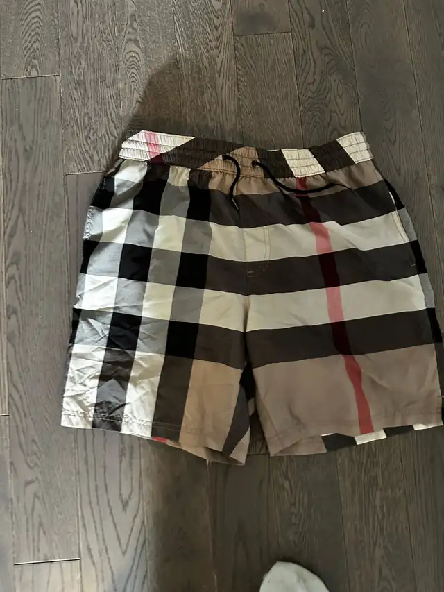 men’s authentic Burberry shorts in Men's in Mississauga / Peel Region - Image 7