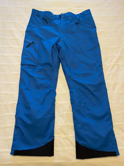 Warm insulated XL blue RIPZONE brand snowboard pants given 8,000mm waterproof & 8,000 gram breathabi...
