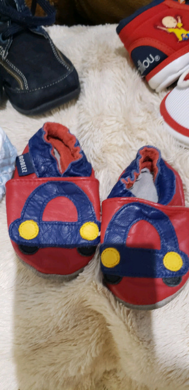Infant toddler shoes 3/25$ dans Vêtements - 9 à 12 mois  à Laval/Rive Nord - Image 3