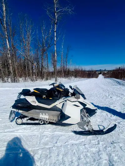 4000 miles. Runs great. HARTLAND NB area