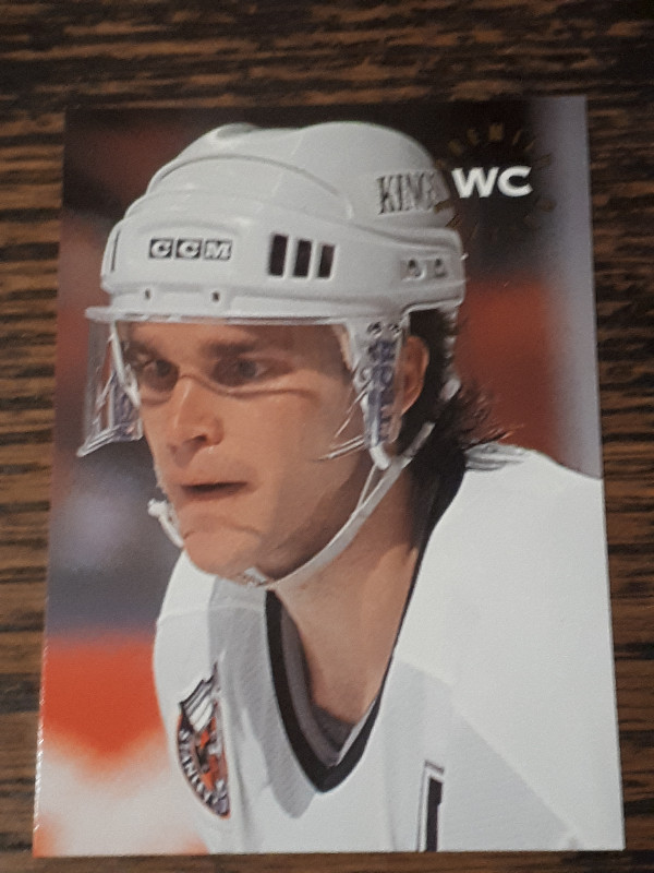 1993-94 Donruss Leaf Western Conference Luc Robitaille WC #NNO in Arts & Collectibles in Chatham-Kent