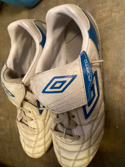 Umbro soccer cleats size 9, View more