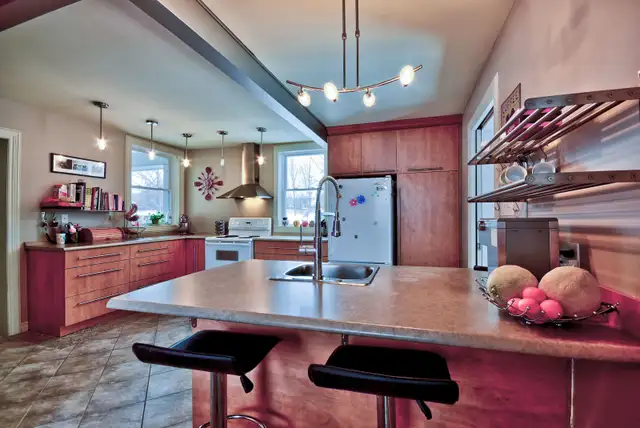 Very Large Two-Story 5½ Apartment in Hull – Spacious Two-Story 3-Bedroom