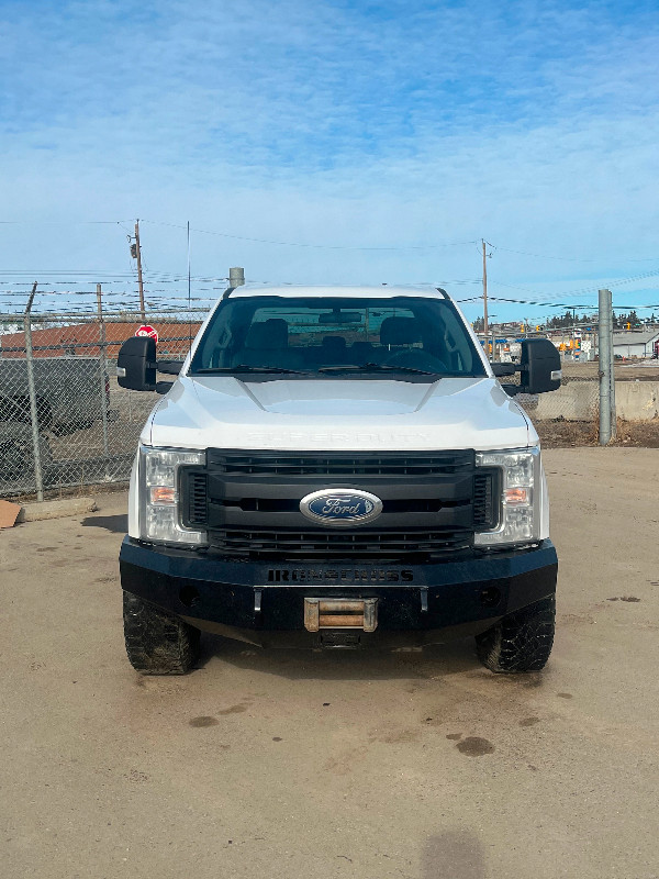 2019 Ford F350 Super Duty Crewcab brand new 6.2 Liter gas engine in Cars & Trucks in Fort St. John - Image 4
