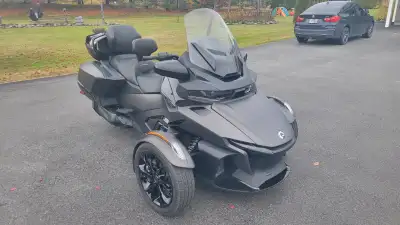 Condition A1, super confortable pour les longues randonnées, tres bien équipé. Poignées chauffantes...