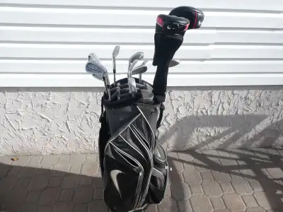 Men’s Nike Right Hand Golf Club set & Nike Bag, View more