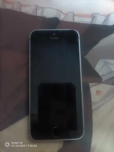 iPhone SE 1st Generation 32gb, View more