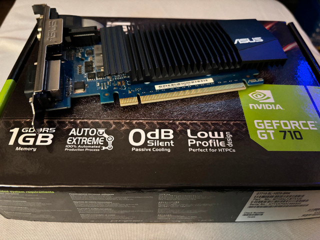 Carte graphique ASUS GeForce GT 710 1 Go gddr5 dans Composants de système  à Ville de Montréal