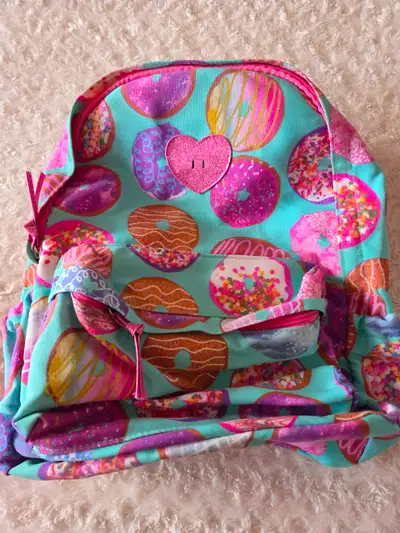 sac à dos vert et rose avec imprimés beignes NEUF, View more