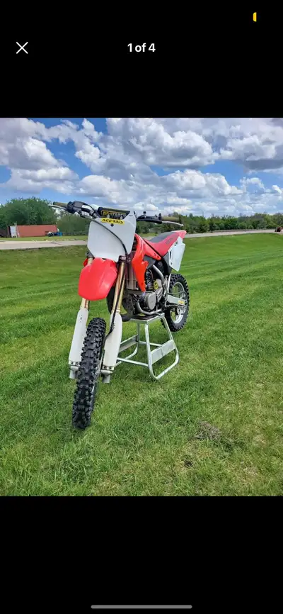 Great condition CR85 with approximately 20 hours on full engine rebuild. Never had any issues with t...