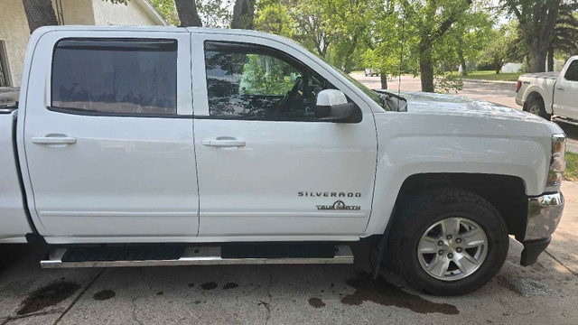 2018 Chevy Silverado 1500, V6 LT in Cars & Trucks in Calgary - Image 2