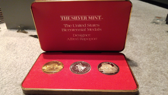 US Bicentennial SILVER and BRONZE Proof Medals Set in Arts & Collectibles in Calgary