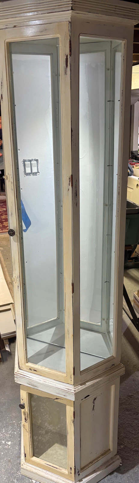 Display cabinet in Hutches & Display Cabinets in Hamilton - Image 4