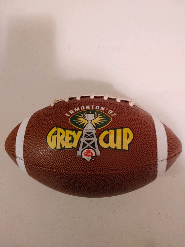 1997 GREYCUP / CFL / EDMONTON  85TH JUNIOR  SIZE  FOOTBALL. in Arts & Collectibles in St. Albert