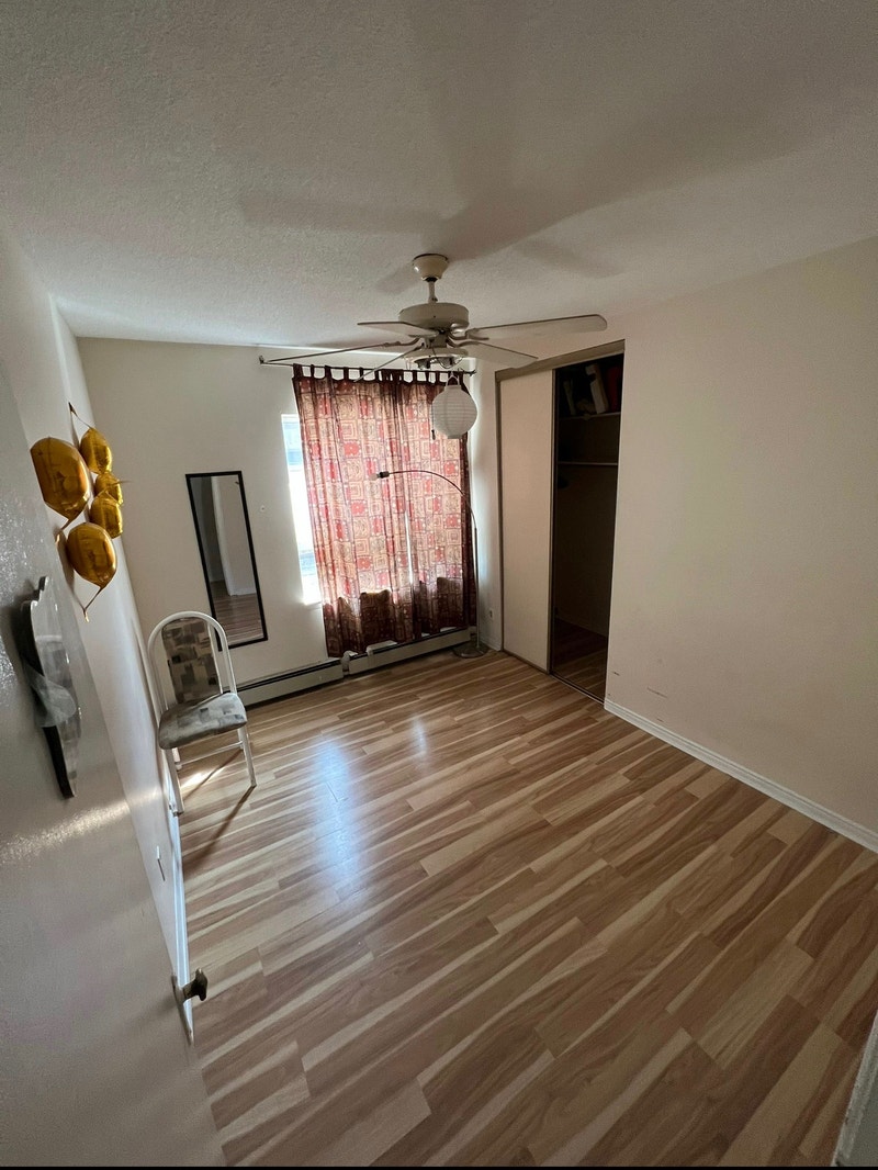 Room in an apartment Room Rentals & Roommates Hamilton Kijiji