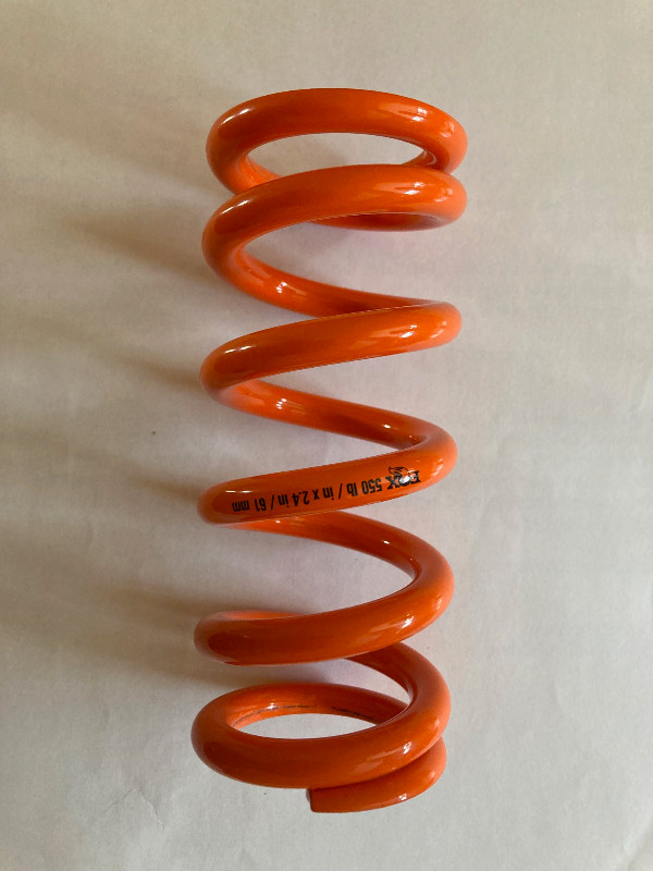 Mountain bike Fox SLS 550 lb coil spring in Mountain in Vernon