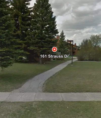 2 bedroom + 1 storage room Townhouse for rent. Rent renews in end of November 2025. Move-in by Octob...
