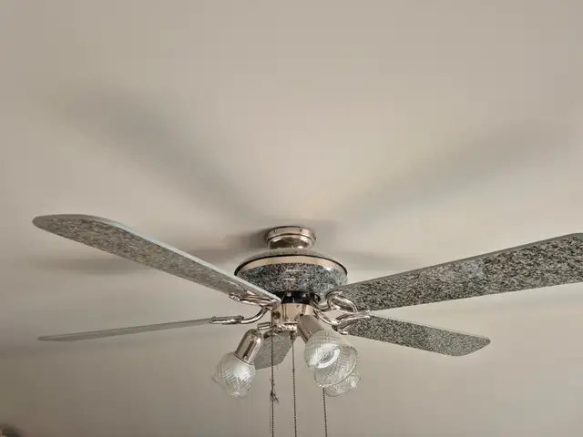 Ceiling fan in Indoor Lighting & Fans in Mississauga / Peel Region - Image 2