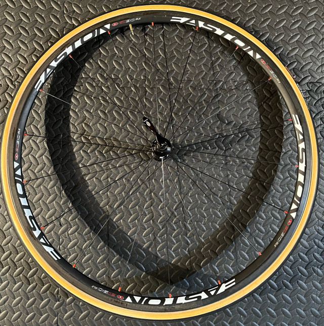 Easton EC90 SLX Carbon Tubular 700c Wheelset in Frames & Parts in Edmonton - Image 2