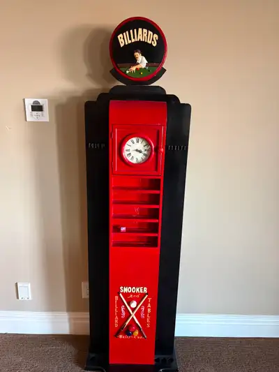 Billiards cue/ball holder. Very lightly used, great condition. Decorative style 295$