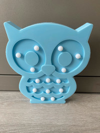 Baby blue owl night light - AA battery. Plastic LED.