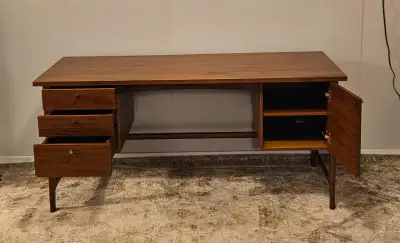 BRAND NEW 30"H x 65"W x 27"D Soft Close Cabinet Door and Drawers Adjustable Cabinet Shelf Last pictu...