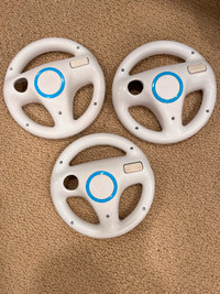 Wii Gaming Steering Wheel = 10$ One left