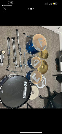 Beautiful Complete Drum Set w/ Cymbals & Hardwares