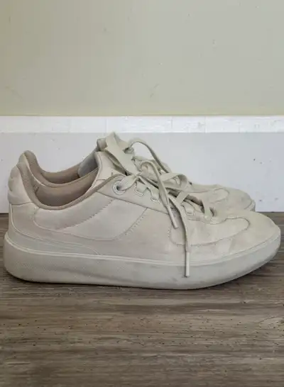 US women size 7.5 No box Good condition