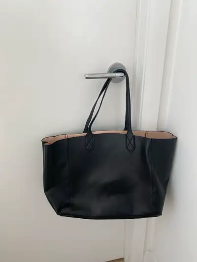 Black Tote Bag | Sac fourre-tout noir, View more