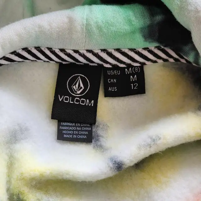 Volcom hoodie size medium62864744342785123