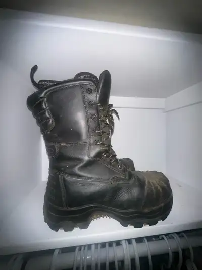 ARCTIC BOOTS SIZE 10 DAKOTA BOOTS, View more