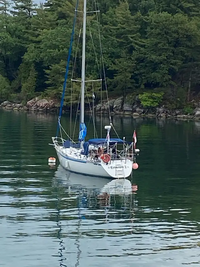 1985 sailboat Hunter Marlowe hunter 40 in Sailboats in St. Catharines - Image 3