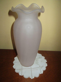 Superbe vase vintage style Murano 10" verre soufflé satiné rosé