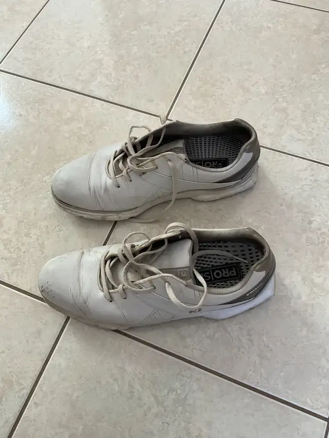 Golf Shoes in Golf in Ottawa - Image 2