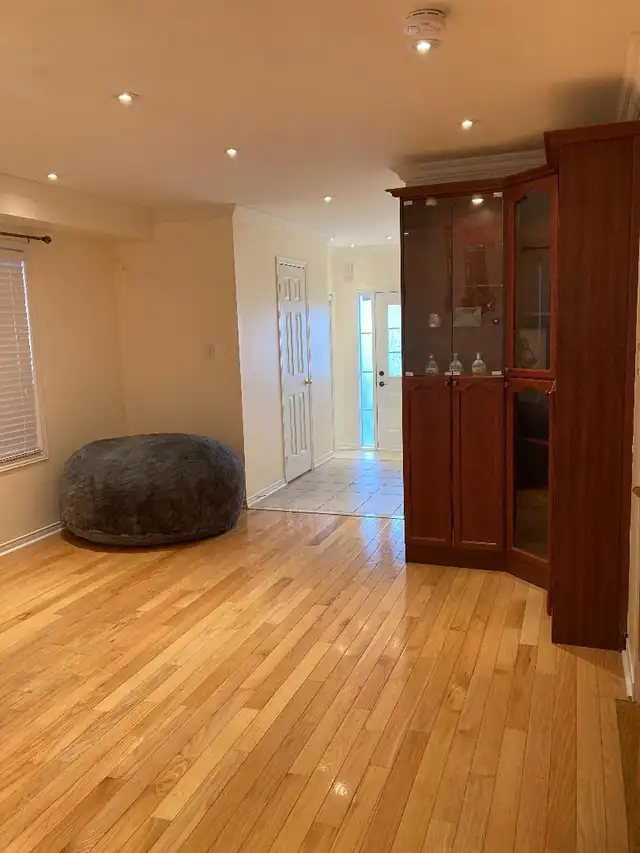 Furnished 1-Bedroom in a 4-Bedroom House in Vaughan $1200/mth in Long Term Rentals in City of Toronto - Image 9