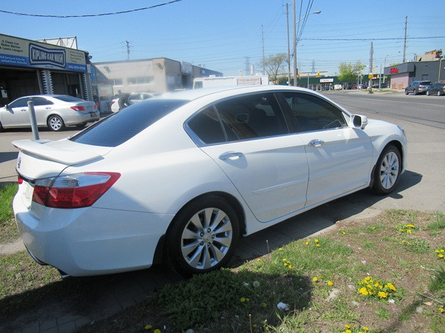 2013 Honda Accord EX-L in Cars & Trucks in City of Toronto - Image 2