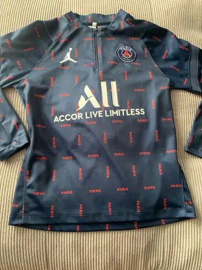veste du psg Jordan à vendre , View more
