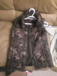 Arizona jeans co camouflage vest jacket