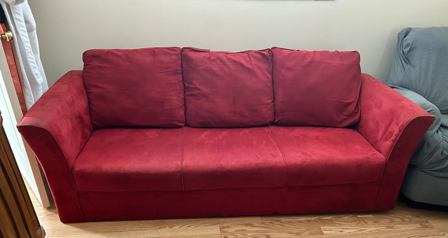 Divan 3 places dans Sofas et futons  à Sherbrooke