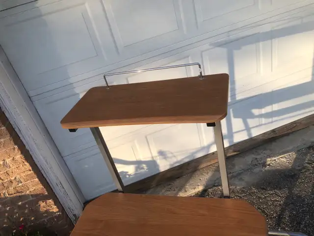 Computer desk. in Desks in City of Toronto - Image 4