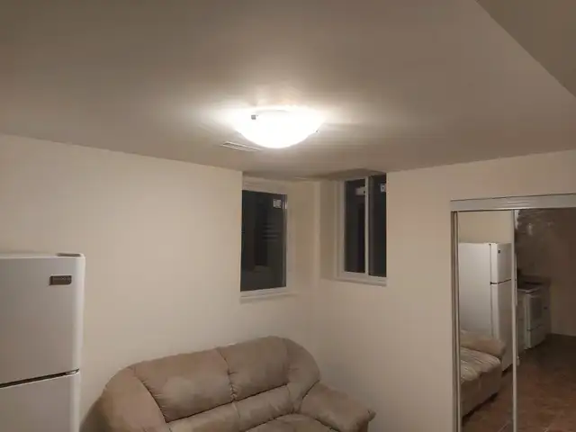 Elegant One bedroom basement apartment – Milton in Long Term Rentals in Oakville / Halton Region - Image 4