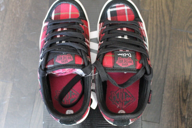 Vans Women’s DD-66 Red Plaid, size 5 -NEW in Women's - Shoes in City of Toronto - Image 2