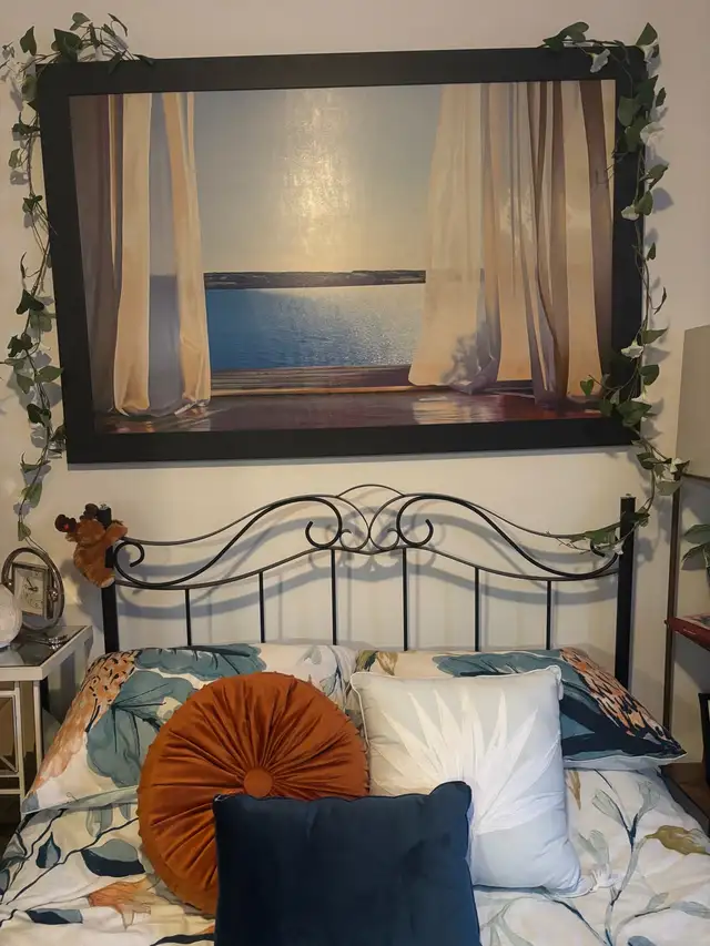 Base et tête de lit en métal in Beds & Mattresses in Sherbrooke - Image 2