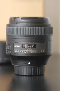 Nikon AF-S NIKKOR 85mm f/1.8G full frame (FX) portrait lens
