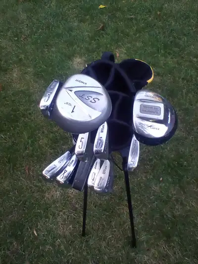 Golf clubs Wilson RH, View more