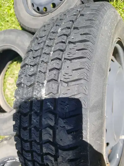 6 winter tires, 4 rims, and 4 hub caps. 175/50r14 Hyundai accent 4 Subaru aluminum rims 200$ Contact...