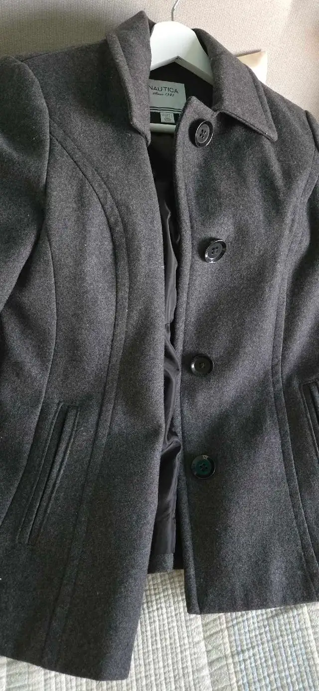 Nautica gray pea coat size M in Women's - Tops & Outerwear in City of Toronto - Image 3